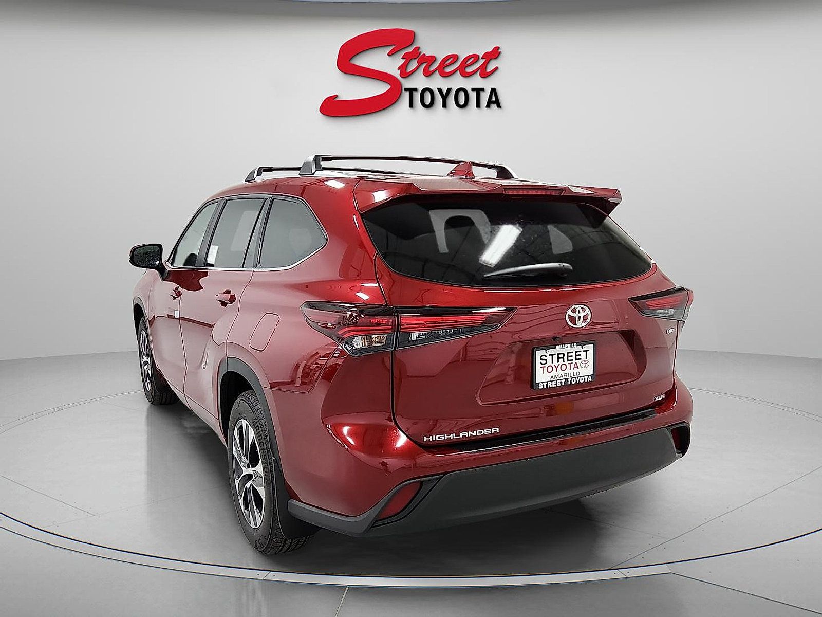Certified 2026 Toyota Highlander XLE AWD/4WD image 3