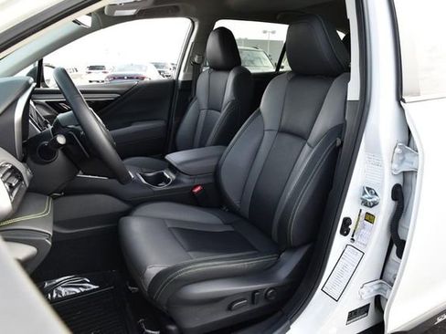 Used 2025 Subaru Outback Onyx Edition image 19