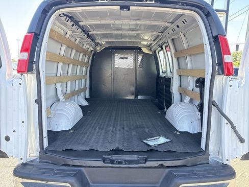 Used 2024 GMC Savana 2500 w/ Driver Convenience Package RWD image 21