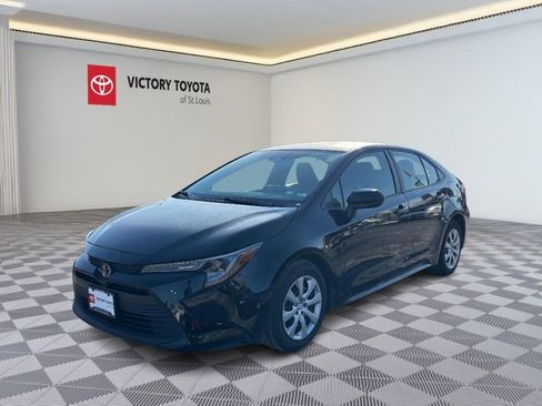 Used 2023 Toyota Corolla LE image 11