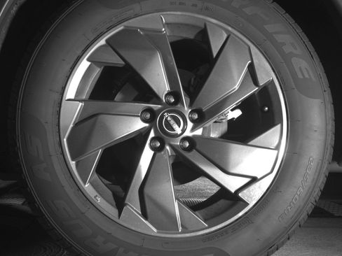 Used 2025 Nissan Rogue SV FWD image 14