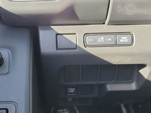 Used 2023 Nissan Frontier SV w/ Tow Package image 11