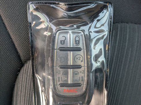 Used 2019 Chrysler Pacifica Touring Plus image 39