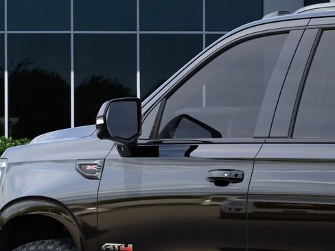 New 2026 GMC Yukon XL AT4 AWD/4WD image 12