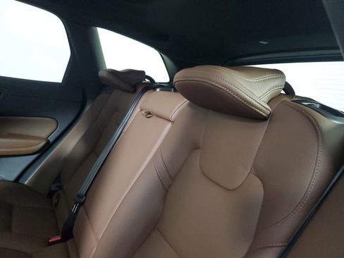 Certified 2025 Volvo XC60 B5 Plus AWD/4WD image 15