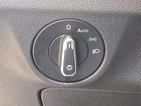 Used 2024 Volkswagen Jetta Sport image 23