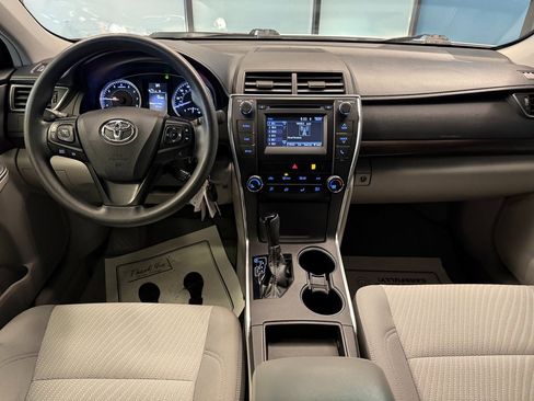 Used 2017 Toyota Camry LE image 9
