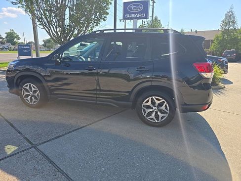 Used 2024 Subaru Forester Premium AWD/4WD image 8