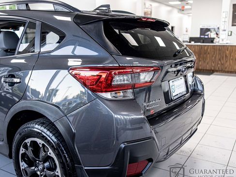 Used 2021 Subaru Crosstrek 2.0i Premium AWD/4WD image 12