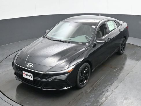 New 2026 Hyundai Elantra SEL Sport Premium FWD image 40