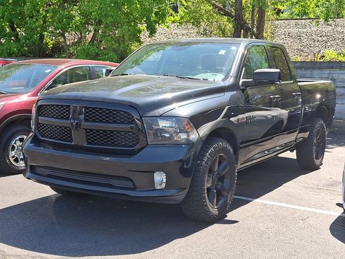 Used 2015 RAM 1500 Express w/ Black Ram 1500 Express Group AWD/4WD image 2