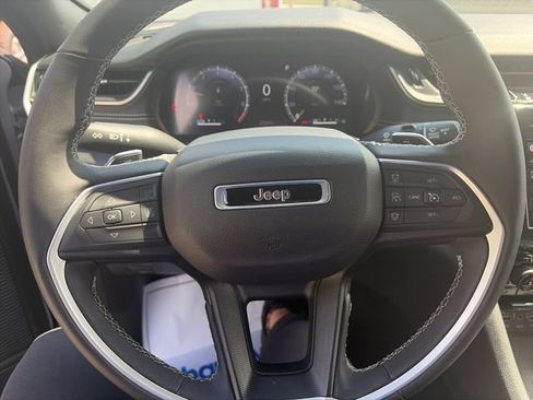 Used 2023 Jeep Grand Cherokee Altitude AWD/4WD image 28