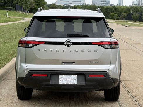 Used 2023 Nissan Pathfinder SV AWD/4WD image 5