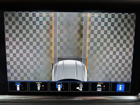 Used 2024 GMC Yukon XL Denali image 19