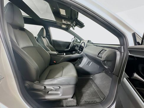 Used 2023 Toyota bZ4X XLE w/ Weather Package image 31