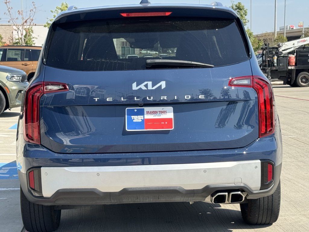 Used 2024 Kia Telluride S FWD image 4