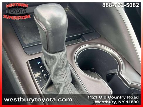 Used 2022 Toyota Camry SE w/ Cold Weather Package FWD image 29