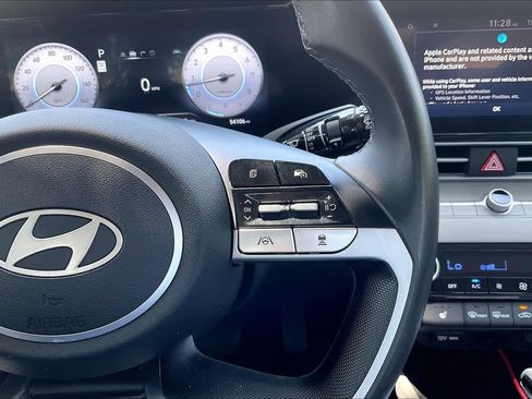 Certified 2024 Hyundai Elantra Limited FWD image 25