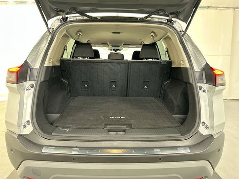 Used 2023 Nissan Rogue SV image 4