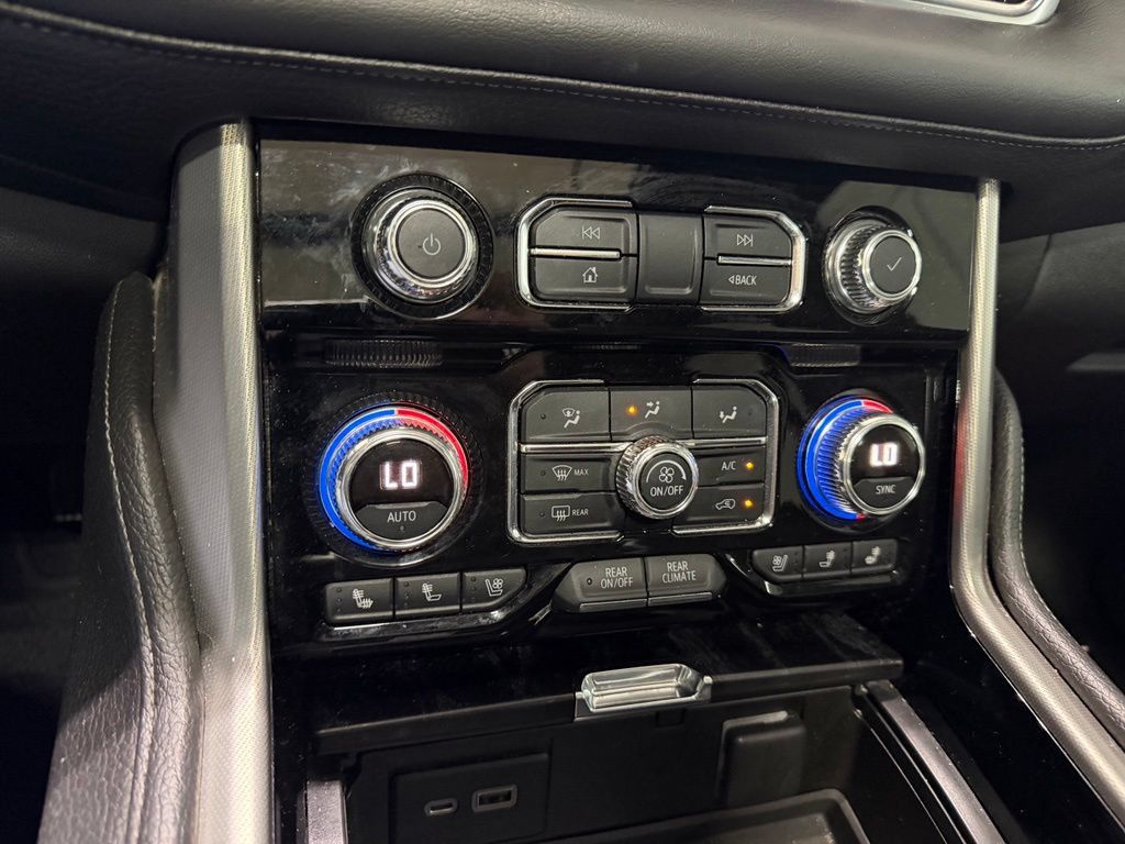 Used 2021 GMC Yukon Denali w/ Denali Premium Package AWD/4WD image 8