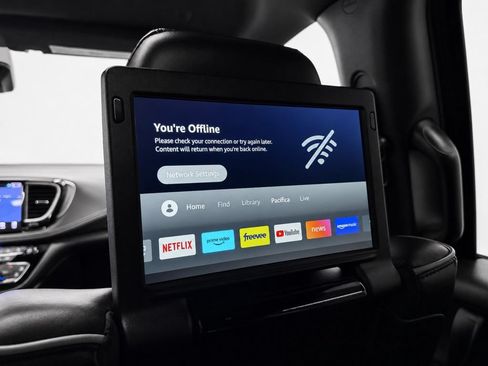 Used 2023 Chrysler Pacifica Limited w/ Uconnect Theater Family Group AWD/4WD image 34