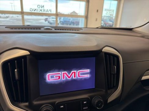 Used 2023 GMC Terrain SLE w/ Driver Convenience Package image 24