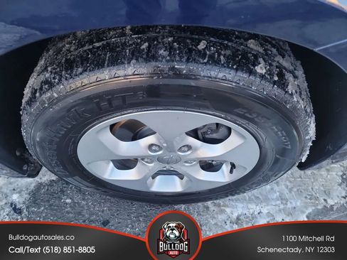 Used 2017 Chrysler Pacifica Touring-L Plus FWD image 35