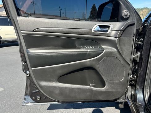 Used 2015 Jeep Grand Cherokee Altitude image 23