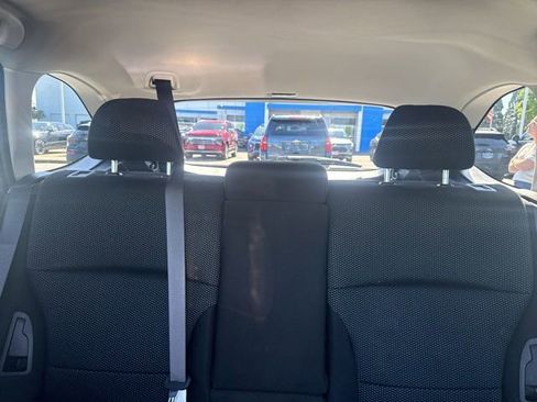 Used 2019 Subaru Outback 2.5i Premium AWD/4WD image 14