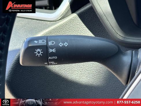 Used 2020 Toyota Corolla SE FWD image 22