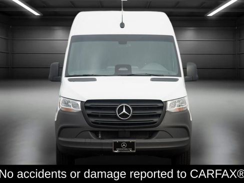 Used 2025 Mercedes-Benz Sprinter 2500 image 2