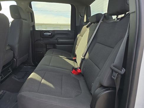 Used 2022 Chevrolet Silverado 2500 Custom w/ Custom Value Package image 13