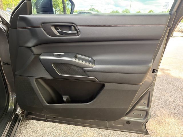 Used 2024 Nissan Pathfinder Rock Creek AWD/4WD image 14