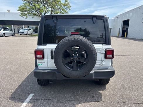 Used 2022 Jeep Wrangler Unlimited Sport AWD/4WD image 9