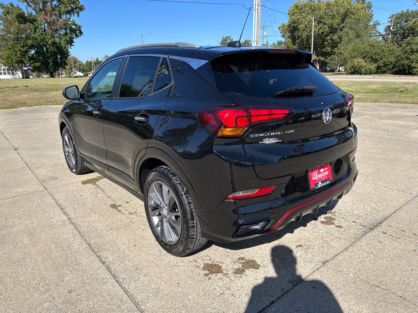 Used 2022 Buick Encore GX Select w/ Sport Touring Package FWD image 5
