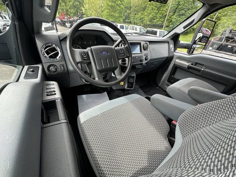 Used 2018 Ford F650 2WD Crew Cab Super Duty image 40