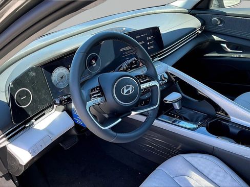 New 2026 Hyundai Elantra Limited FWD image 15