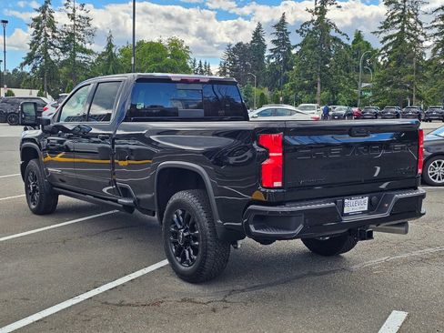 Used 2026 Chevrolet Silverado 3500 High Country w/ High Country Premium Package AWD/4WD image 3