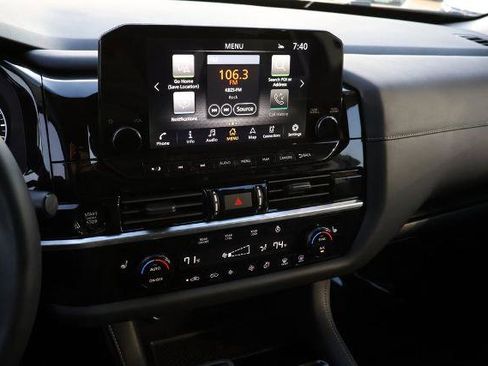 Certified 2025 Nissan Pathfinder SL image 21