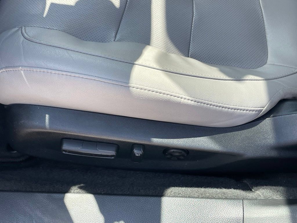 Used 2020 Honda Accord EX-L image 10