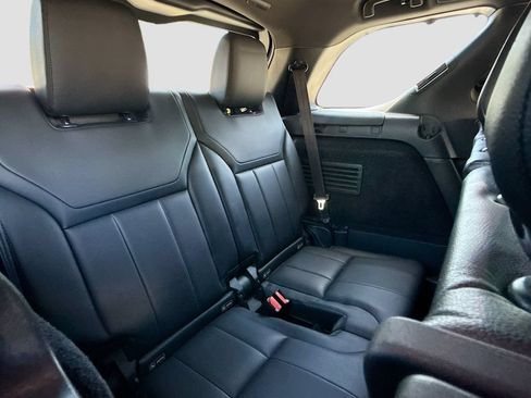 Used 2019 Land Rover Discovery HSE AWD/4WD image 30