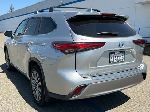Used 2022 Toyota Highlander Platinum AWD/4WD image 6