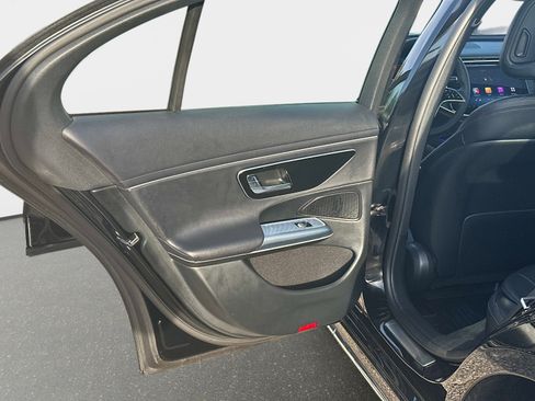 Used 2025 Mercedes-Benz E 350 Sedan image 12