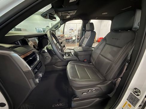 Certified 2025 GMC Yukon Denali image 10
