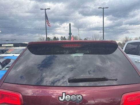 Used 2017 Jeep Grand Cherokee Overland image 6