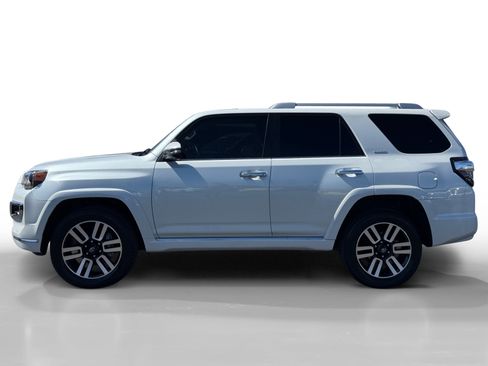 Used 2024 Toyota 4Runner Limited AWD/4WD image 2