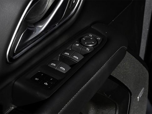 Used 2022 Chevrolet Suburban LT w/ Luxury Package image 47