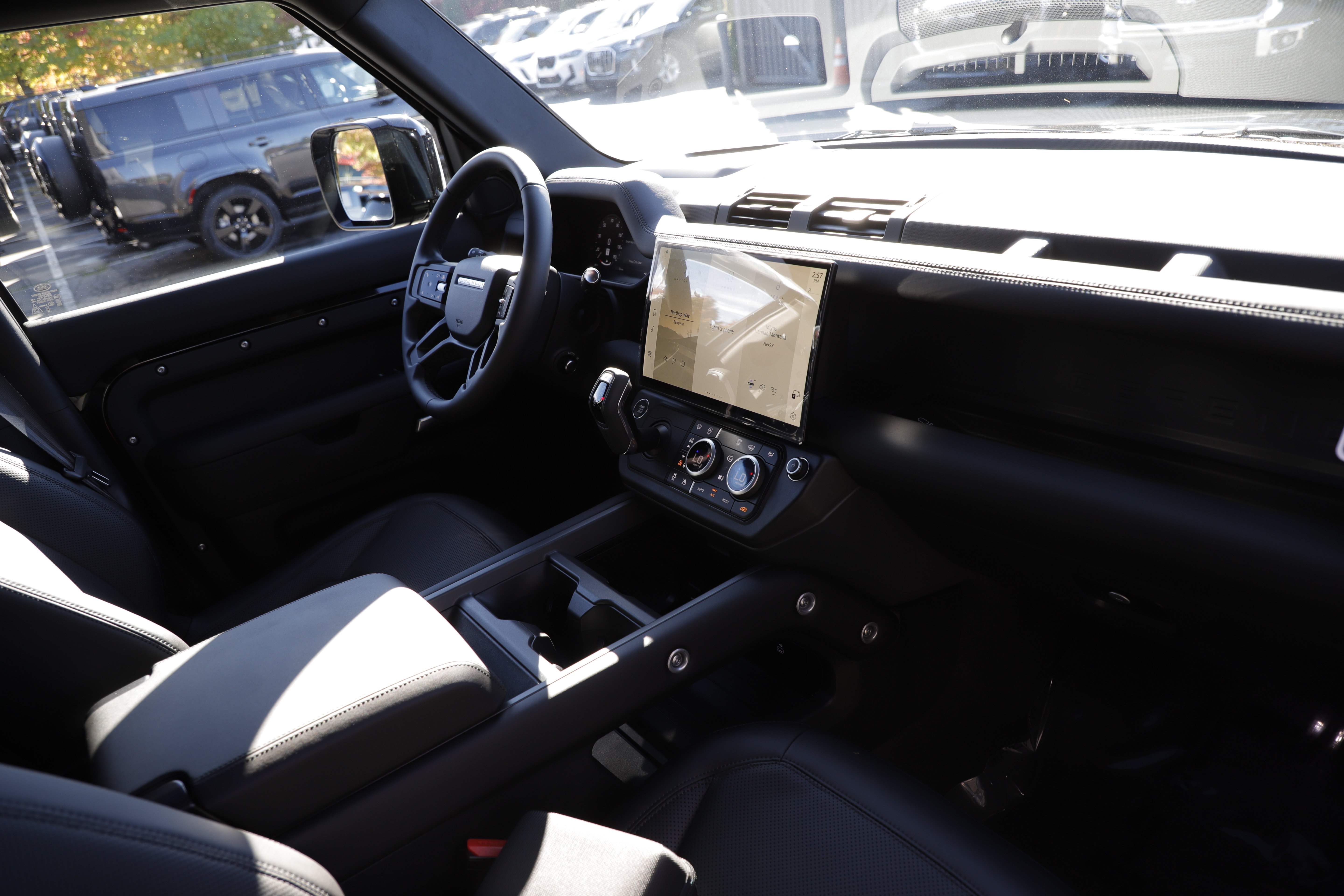 New 2026 Land Rover Defender 110 X-Dynamic SE AWD/4WD image 11