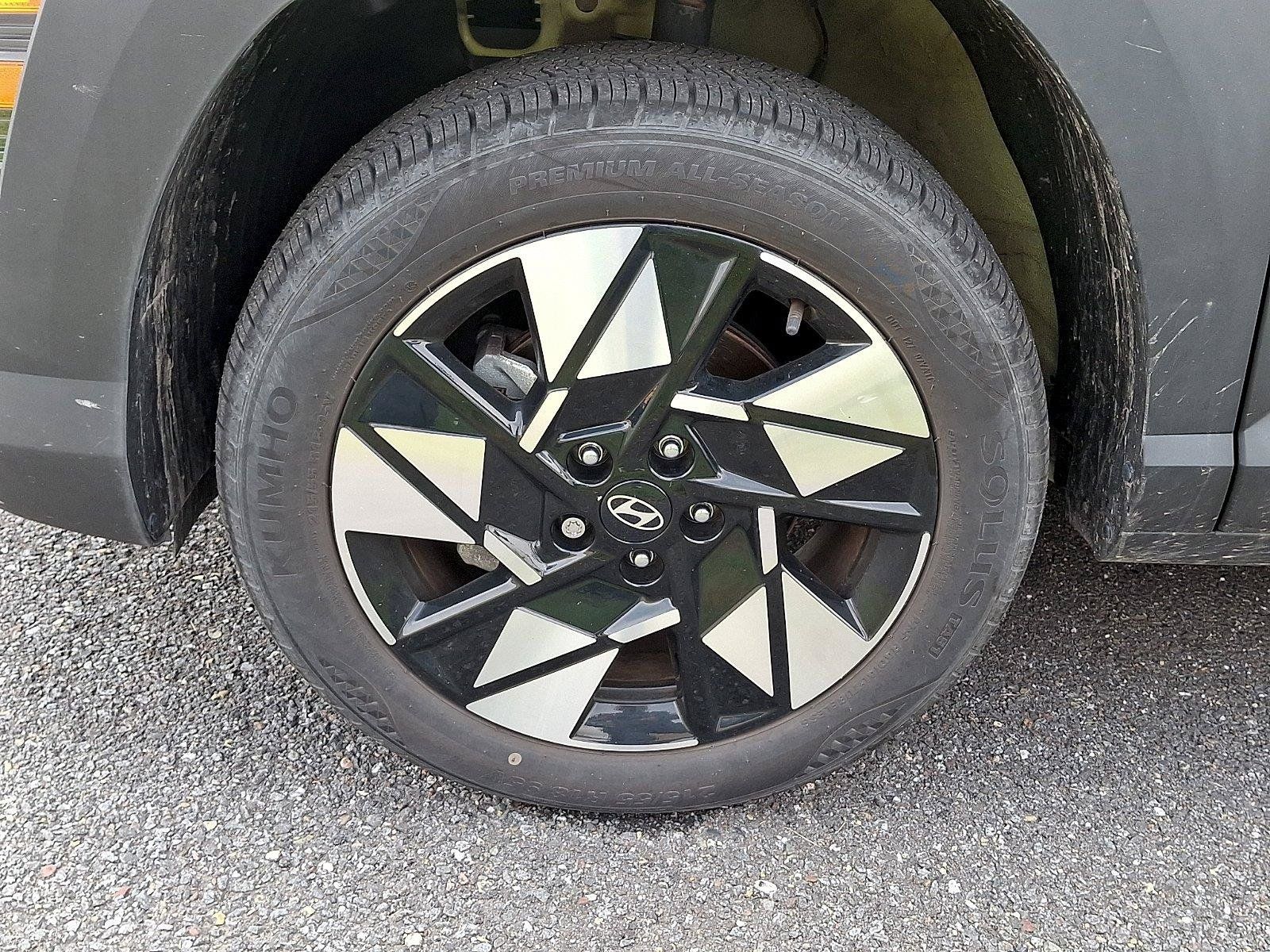 Certified 2024 Hyundai Kona SEL AWD/4WD image 4