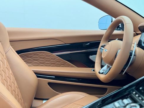 Used 2025 Aston Martin DB12 Volante image 25